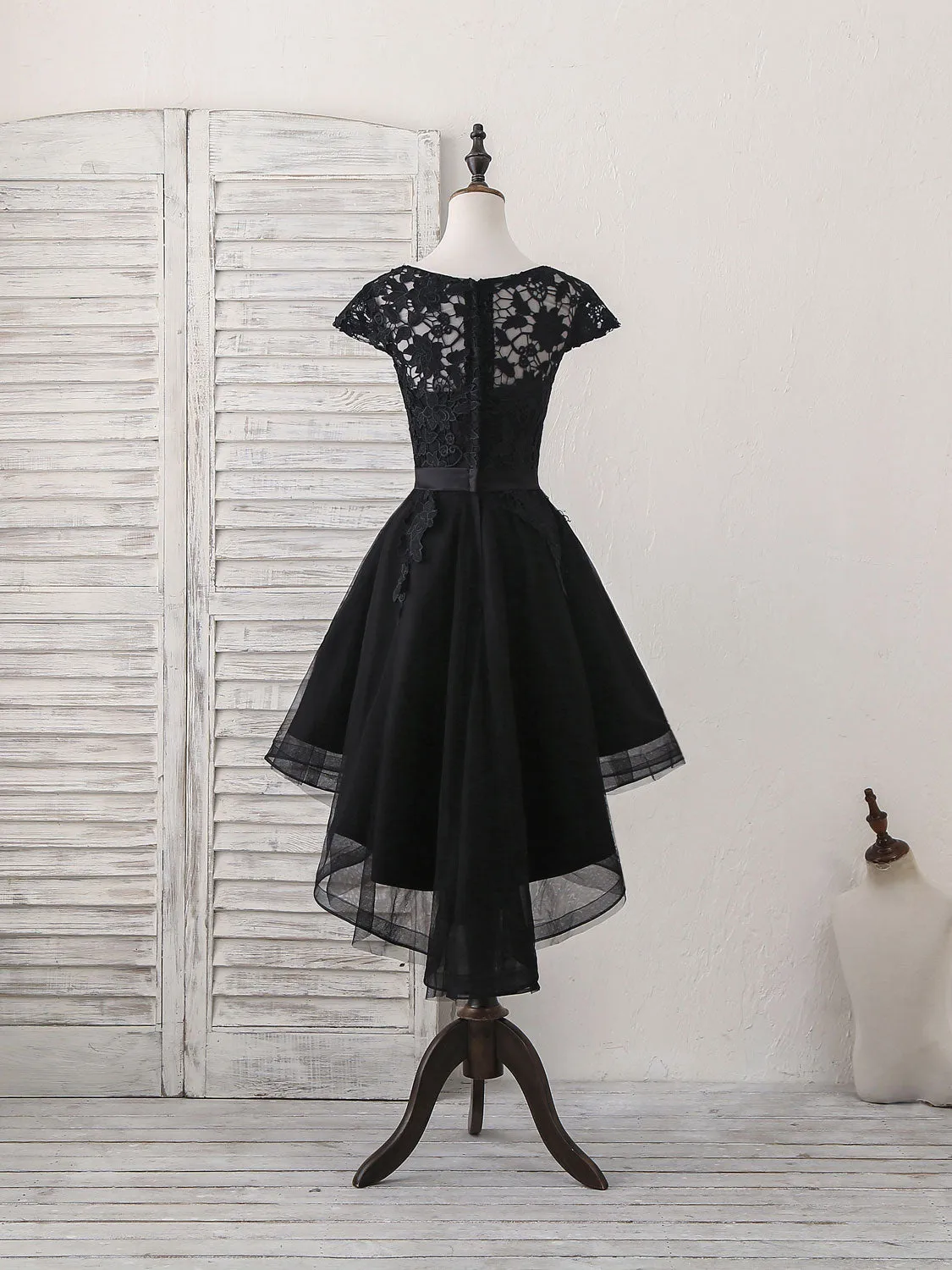 Black Round Neck Tulle Lace Applique Short Prom Dress Black Homecoming Dress