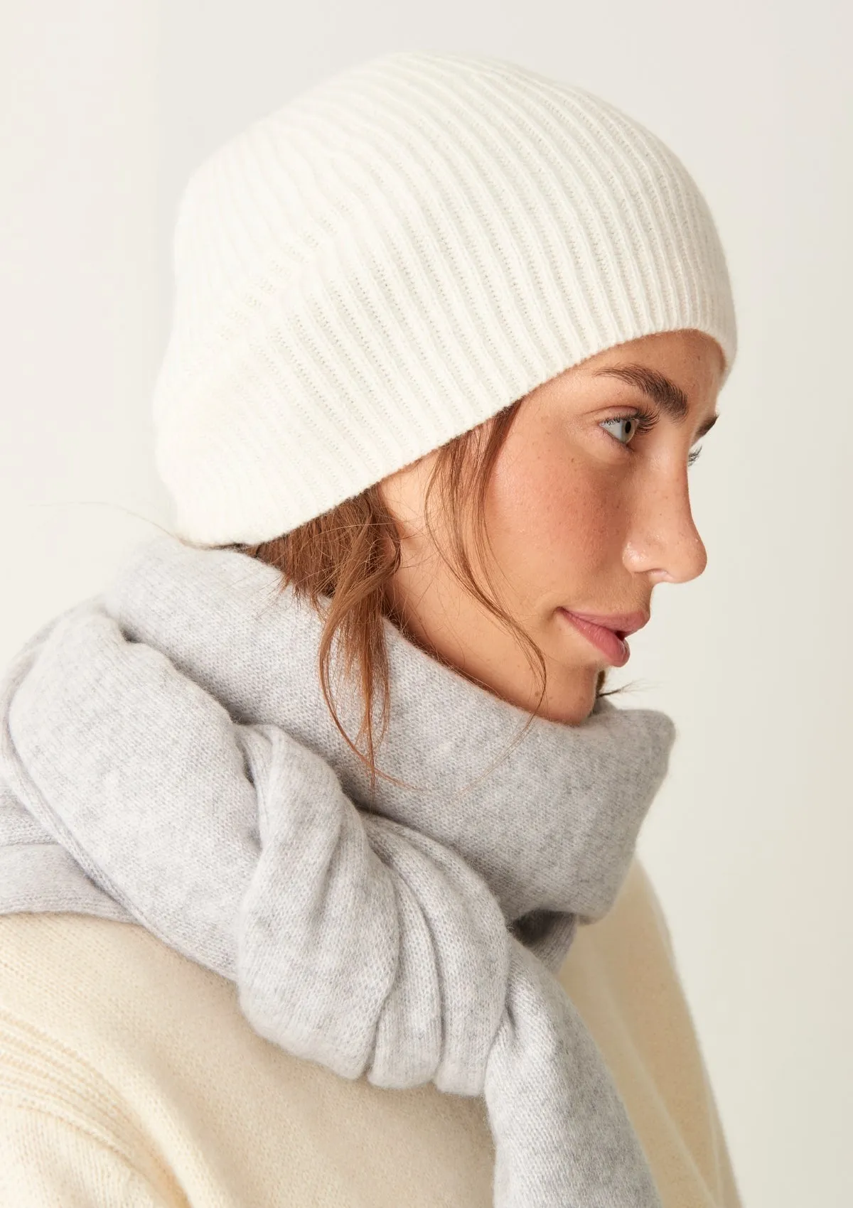 Cashmere Beanie in Snow