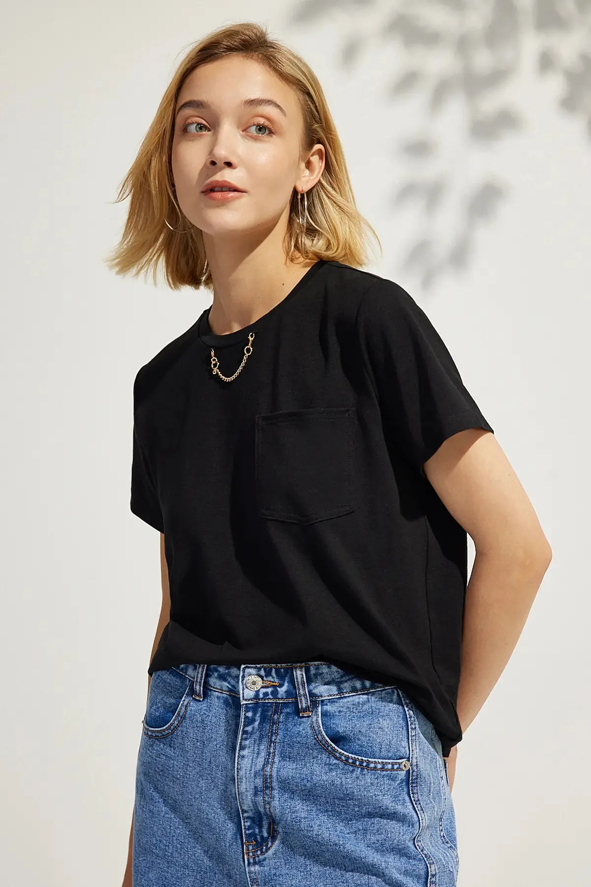 Chain Decor Pocket Short Sleeve Tee