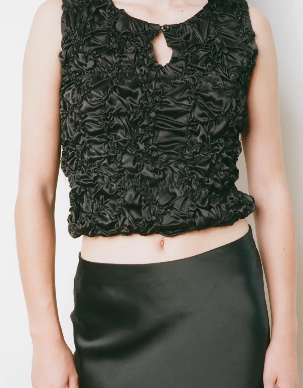 CORA TOP IN BLACK