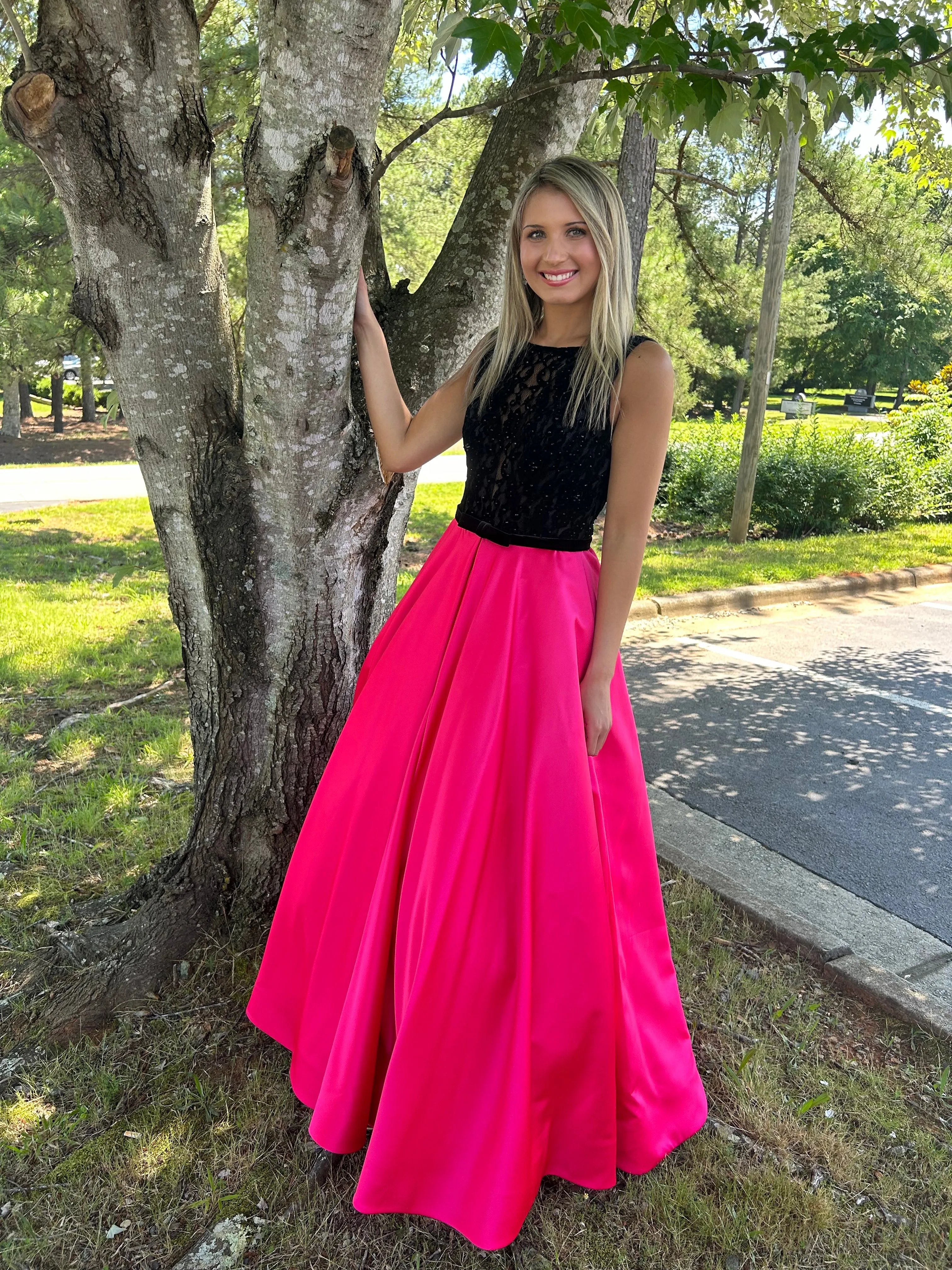 FLAIR New York 19027 Fuschia Black Ballgown