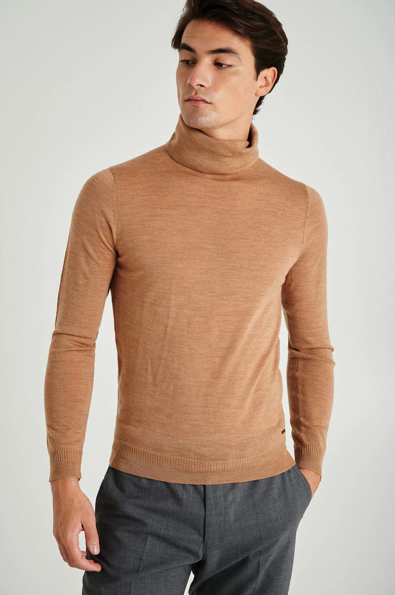 Men's extrafine merino wool turtleneck sweater